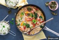 Spicy Thai Prawn Curry with Zesty Cauliflower Rice