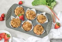 Strawberry Rhubarb Crumble Muffins