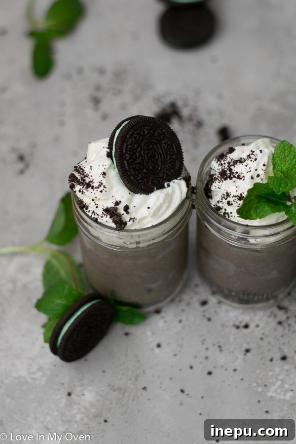 Mint Oreo Mousse in small glass jars, ready to serve