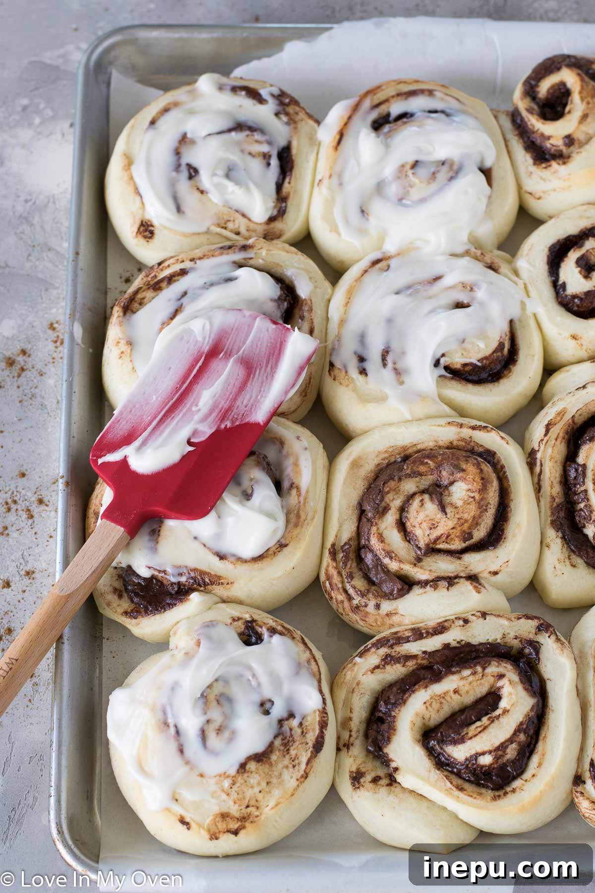 Irresistible Nutella Swirl Rolls 12 nutella cinnamon rolls with frosting
