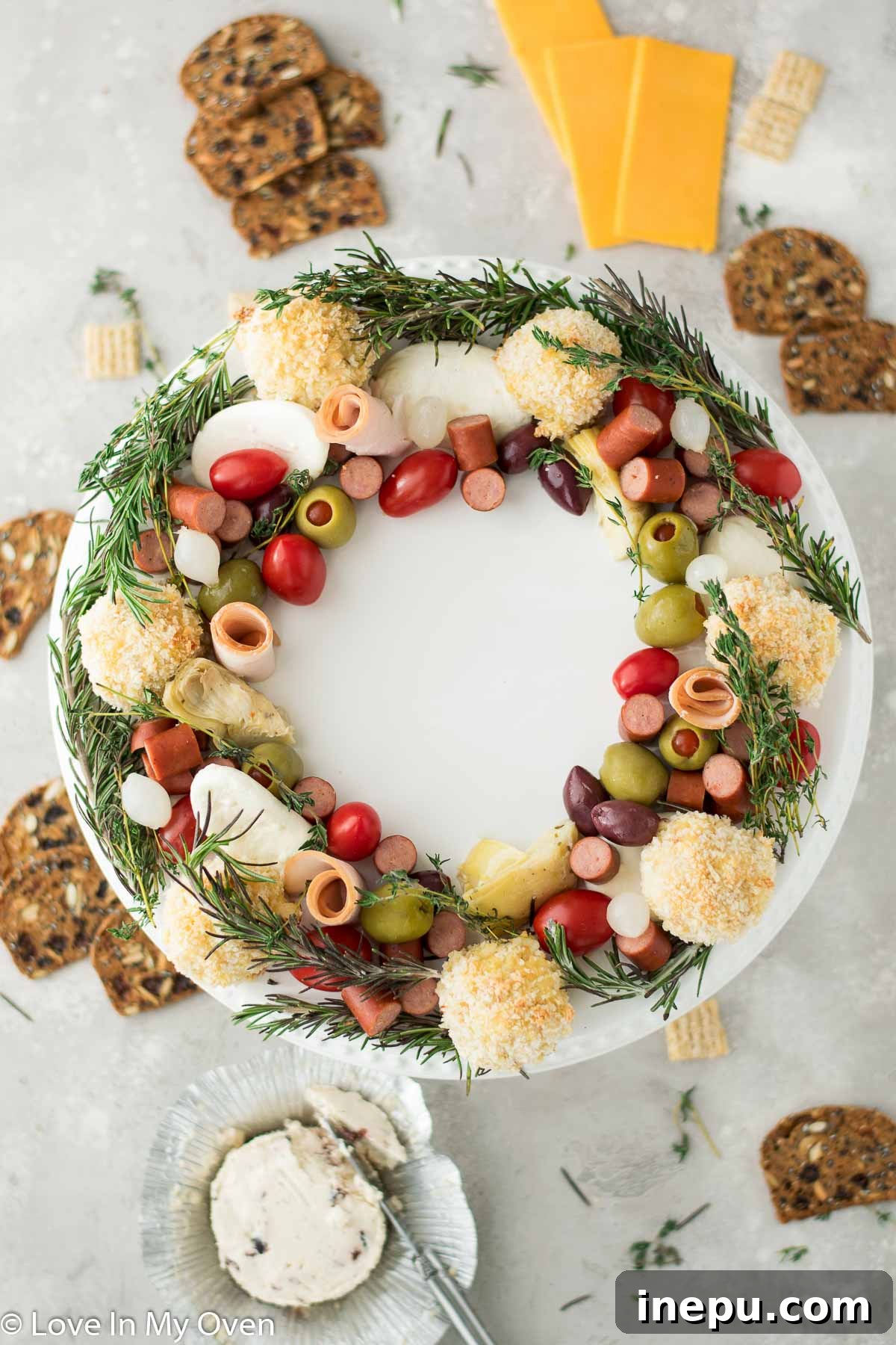 Yuletide Charcuterie Spectacle 10 Overhead view of Holiday Charcuterie Wreath