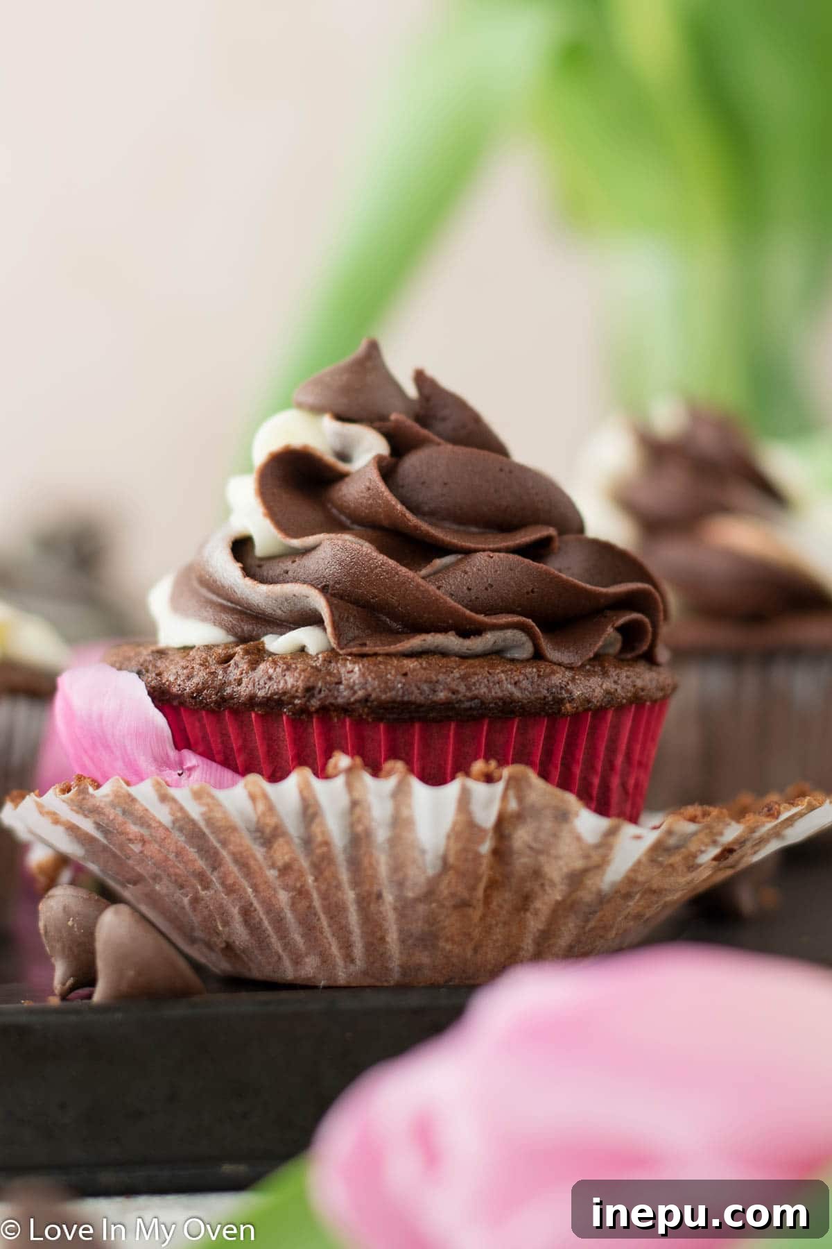 Black Tie Treats 12 A pair of beautifully frosted tuxedo cupcakes