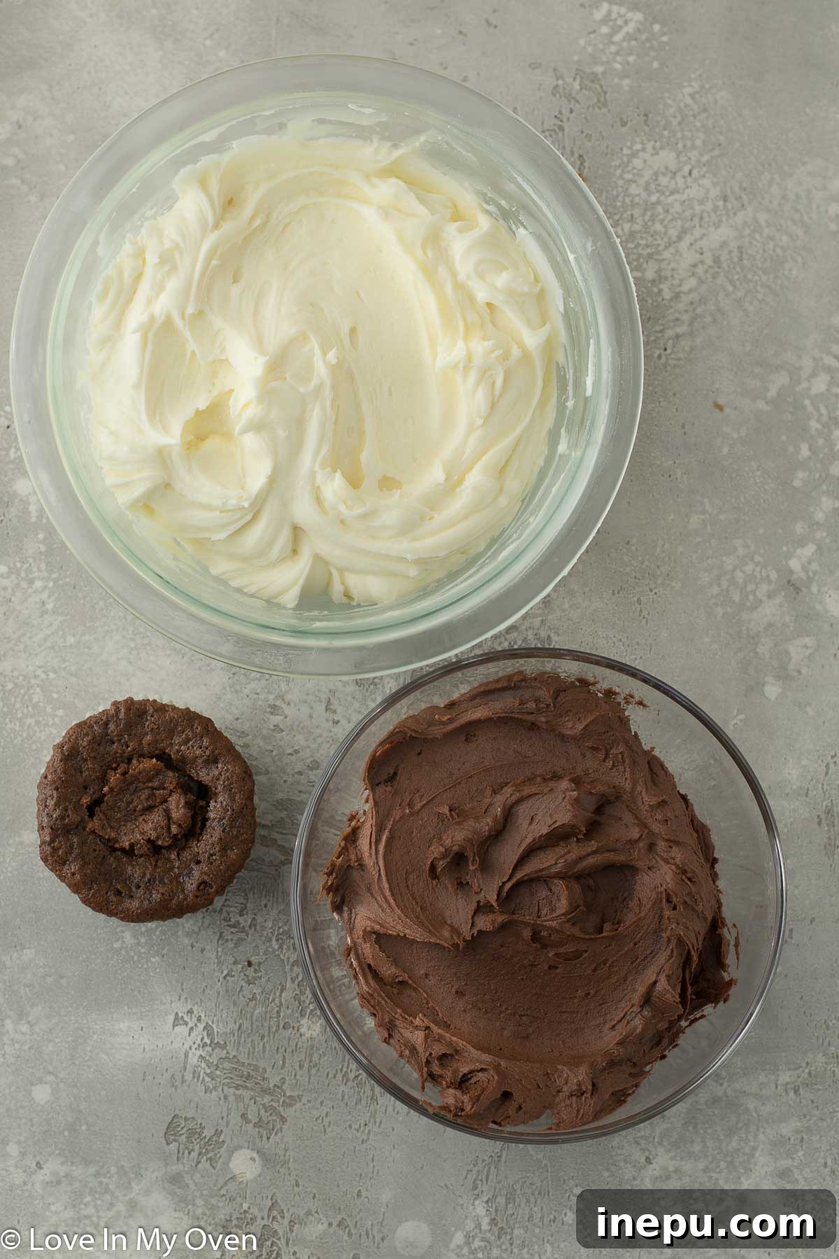 Black Tie Treats 10 Bowl of two-toned chocolate and white chocolate buttercream