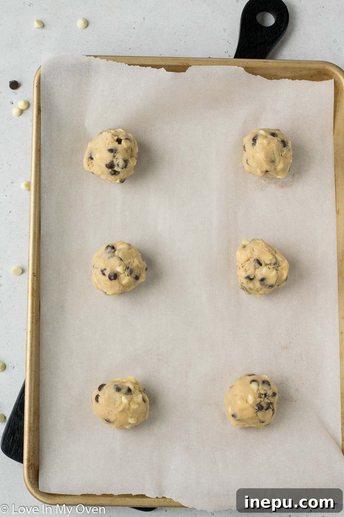 Giant Chocolate Chunk Cookies 5 jumbo chocolate chip cookies baking