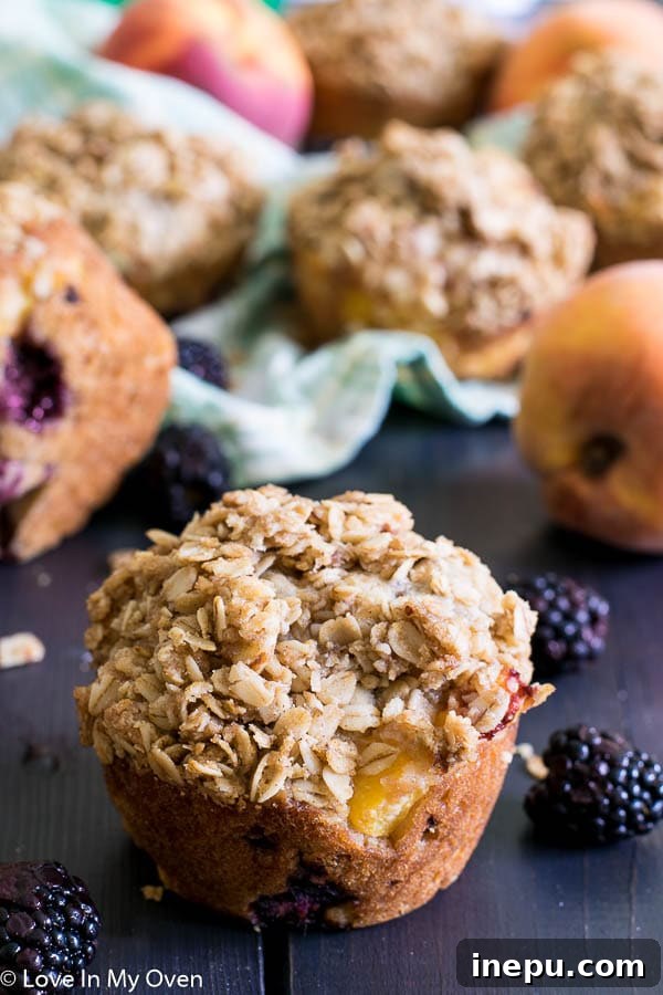 blackberry-peach streusel muffins blackberry-peach streusel Muffins