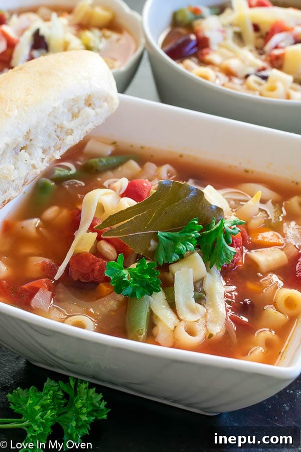 Hearty Slow Cooker Minestrone 4 Serving of Crockpot Minestrone Soup